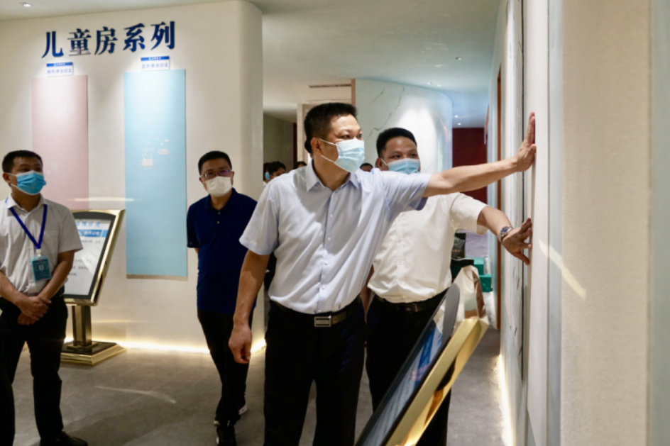 漳州臺商投資區(qū)管委會張延能主任一行蒞臨海耀綠闌調(diào)研指導(dǎo)